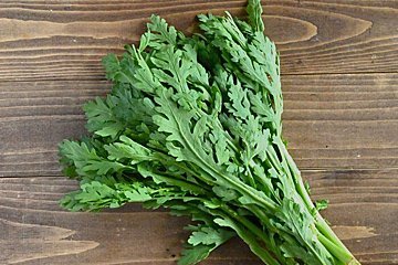 【旬食材】実は生でも食べられる！メイン食材は春菊だけ！簡単副菜レシピ2選