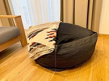 スッキリ暮らす ソファのないリビングルームですごして感じたメリット3つ サンキュ