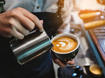 「ラテアート」ならぬ「ニャテアート」!?白と茶のまろやかな色合いに4.4万人以上がほっこり