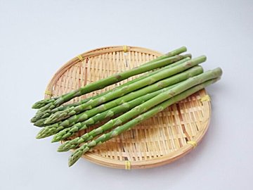 【見るべき場所は3つ】旬の「アスパラガス」スーパーでおいしいものを選ぶときのチェックポイントは？