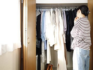 クローゼットのキレイをキープできない人はやっている！洋服のNG収納3選
