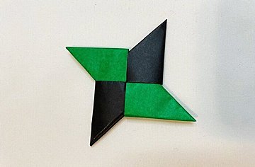 かわいい カエル の簡単な折り紙 よく飛ぶカエルから平面のカエルの作り方まで サンキュ Kosodate