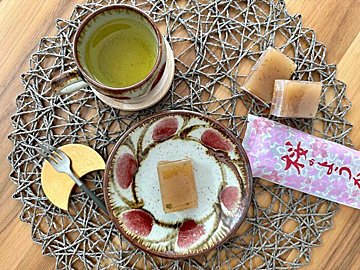 【KALDI新商品】国産桜葉の塩気が効いている♪お抹茶と食べたい「桜のようかん」