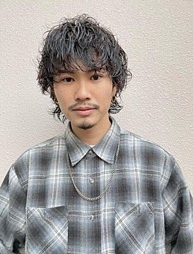 メンズ髪型ウルフ【2023最新】時代に合わせて変化し続けている！クールなウルフヘアカタログ