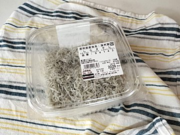 【コストコ】たっぷり入っているから重宝する！冷凍保存も可能な「しらす」が万能すぎる