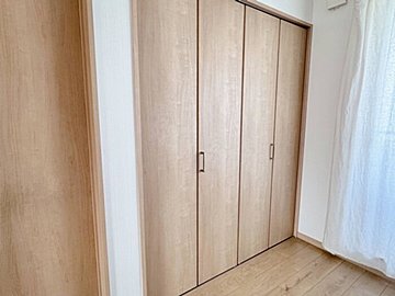 整理収納アドバイザーが伝授！クローゼットをすっきりさせるために最初に捨てるべき意外なものとは？