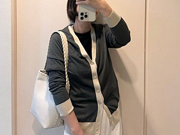 無意識にやっている!?40代のカーディガン「おば見えコーデ」を回避する方法
