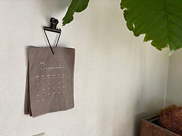 【3COINS】こんなにオシャレなのに550円でいいんですか!?めくるのが楽しくなるファブリックカレンダー
