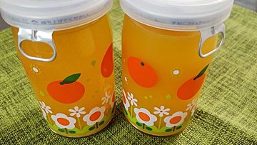 【カルディ】とろり甘くて果実感が贅沢な「まろみ蜜柑酒」は瓶のイラストもレトロかわいいのが魅力的！