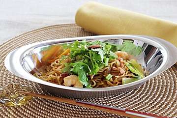 休日の定番お昼ご飯 焼きそば を劇的においしくする ひと手間 サンキュ 休日の定番お昼ご飯 焼きそば を劇的においしくする ひと手間 サンキュ
