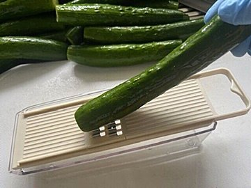 【3COINS】これ1つで5通りの切り方ができる！万能スライサーで時短調理