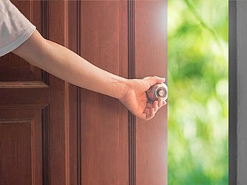 絶対やってはいけない！金運が素通りする“残念な玄関”の5大特徴【Dr.コパの風水解説】