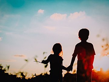 女の子への対応がぎこちない小6次男。5歳の妹が前髪を切ったときの反応がかわいすぎると4.5万件のいいね！