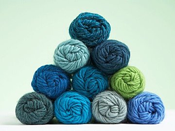 発見時の姿に3.5万人が癒やされた「こんなところにいたんか」落とした毛糸、持ち主の元へ無事に帰る