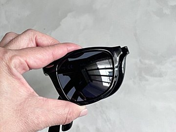 【ユニクロ】スルー厳禁！夏に必須のサングラスが驚くほどコンパクトに！