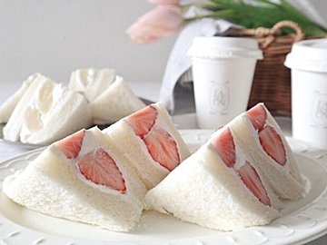 子どもも食べやすい！ママ友をおもてなし！映えサンドイッチを作ってピクニックしよう♪