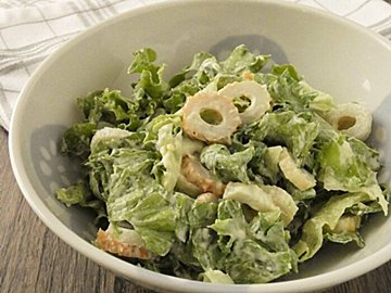 レタスを買ったらやらなきゃもったいない！食べ始めると止まらなくなる「レタスとちくわのチーズ味噌和え」
