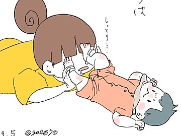 ママの行動に1万件のいいね集まる！疲れ目には赤ちゃんの足裏がきく!?「私もやってみました」の声多数