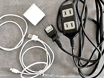 「コードがごちゃついて嫌！」モヤっと解決！家中がスッキリするコンセントまわりの見直し術