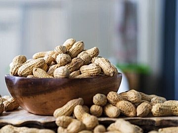 「落花生」は秋の若返りフード！赤い薄皮まで食べるのが大正解って知ってた？