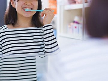 【歯科医が教える】実は逆効果!? 多くの人がやっている「NG歯磨き習慣」5選