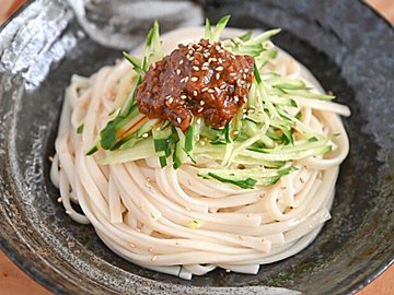 【カルディ】のせるだけ！「ご飯で汁なし坦坦」がおいしすぎ♪＆食べ応え◎主食アレンジレシピ2選