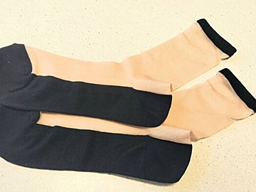 【考えた人天才！】もっと早く買っておけばよかった…！スリコのストッキング風靴下が秀逸すぎる