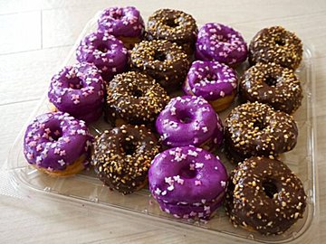 紫色のドーナッツ?!【コストコ】で「ミニクロドットココア＆パープル」を買ってみました。