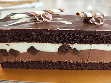 【コストコ】待ってました！今しか楽しめない濃厚チョコケーキ「タキシードケーキ」がおいしすぎる