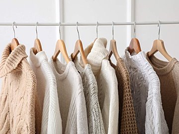 気づかないうちに「おば見え」！40代が冬にやりがちなNGニットコーデ