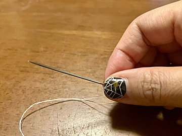 【セリア】縫わずに簡単！ファスナーのないカバンやホツレにも、便利なハンドメイドグッズ