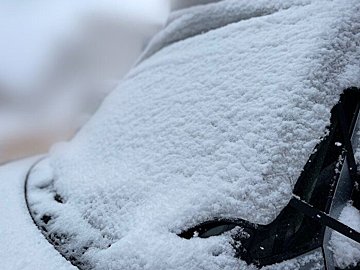 【雪国暮らし】氷点下の日は注意！車のフロントガラスの凍結を防いでくれるアイテム