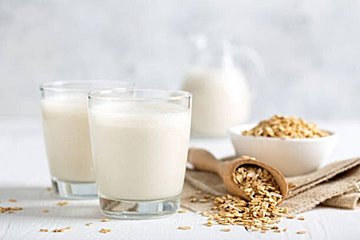 40代こそ飲むべき！ 飲む食物繊維「オーツミルク」で不足しがちな栄養をサクッと補給