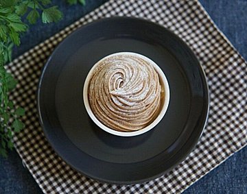 【ローソン】圧倒的な栗感。中にメレンゲは想定外！「Uchi Cafe Specialite　栗堪能モンブラン」