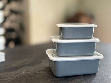 【3COINS】グレー色がかわいすぎる！機能もうれしいホーロー容器