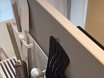 じゃない方の使い方【ダイソー】「奥のものが取り出しやすい」「すっきり収納できる」おすすめの収納アイデア5選