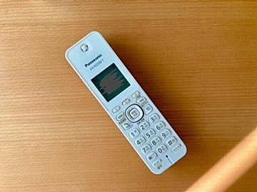 幼稚園や学校からの電話が怖い⁉家でもスマホを手放せない母親が緊張状態を抜け出す方法