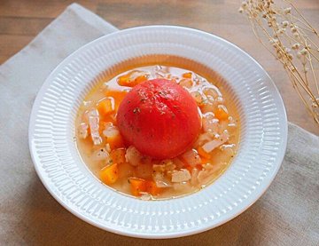 旬のトマトの旨味を味わう【まるごとトマトのコンソメスープ】のつくり方