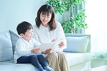 5歳息子が見つけた赤ちゃんの頃に読んだ絵本。記されていた思い出の記録が懐かしいだけじゃなかった