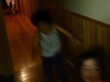 トラウマすぎる鬼ごっこの写真に「めっちゃこわい」の声！でも「夜しか眠れない」ってどういうこと？