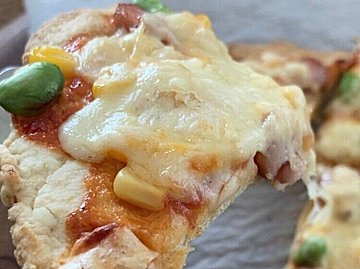夏休みの昼食にぴったり！ホットケーキミックスで作る簡単ピザレシピ