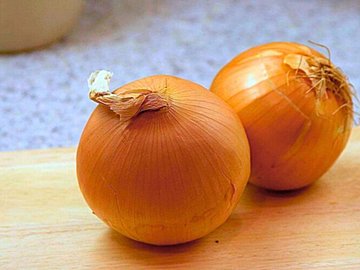 上手く保存できれば2カ月前後は大丈夫！あなたも間違えているかも…やってはいけない玉ねぎの保存方法