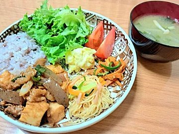 「食費節約」VS.「おいしいごはん」【ドンキ・コストコ・業務スーパー】どちらもかなえるアイデア