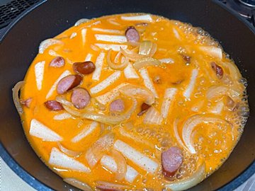 【業務スーパー】韓国から直輸入！ロゼクリームトッポッキがもちもち＆濃厚で大満足