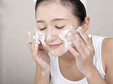 ごわつき、くすみが定着してオバ顔になる前に！アラフォーこそやるべき！「酵素洗顔」のすすめ