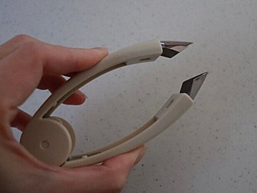 【3COINS】このトング、ただのトングじゃない!?330円で食卓のさまざまシーンで活躍してくれる！