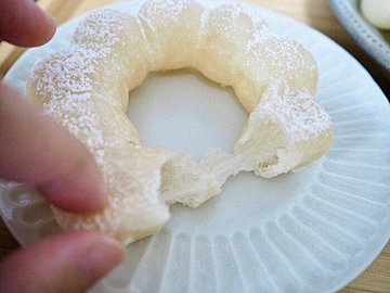 【ミスド】開発に2年！いつも売り切れで買えない、真っ白なドーナツは驚きの新食感
