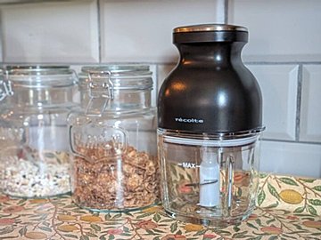 主婦の料理の悩みを一気に解決！コンパクトなのに1台8役！【楽天1位】のフードプロセッサーが神すぎた！