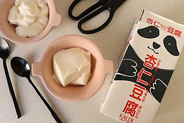 カルディ不動の人気商品「杏仁豆腐」は冷凍して食べるのがいちばんおいしい!?