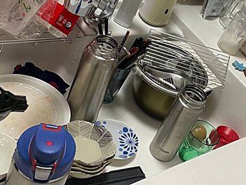 梅雨までに要チェック！“ゴキブリを呼び寄せる!?”キッチンの「NG習慣」5つ